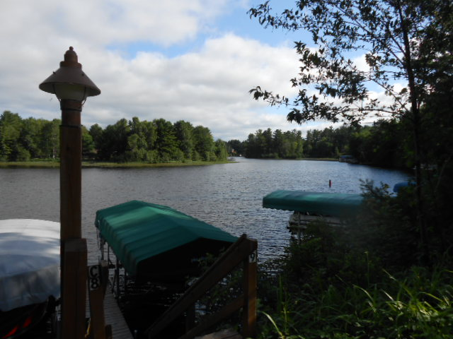 EPte 2018 lake toward town show docks